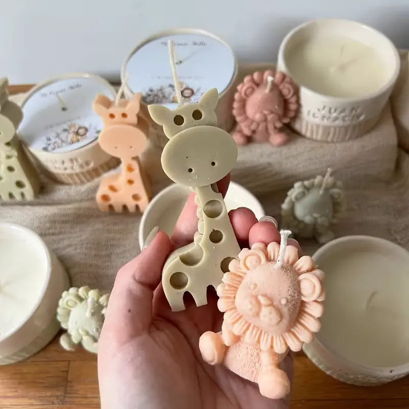 set 2 matrite din silicon pentru lumanari leu, girafa